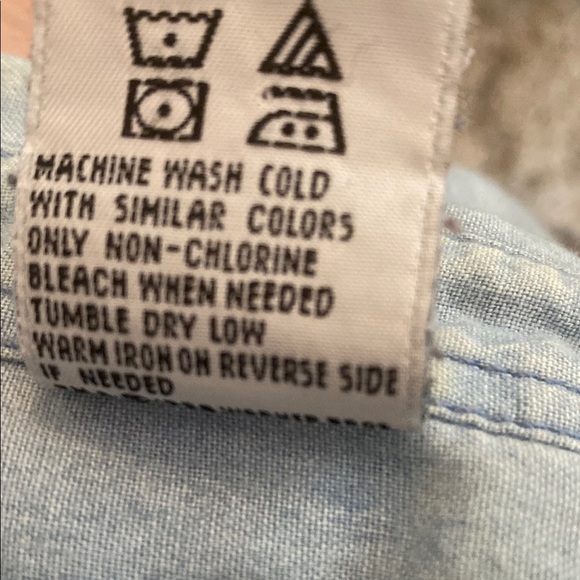 Warner Bros Studio Blue Casual Button Down Shirt Embroidered & Effortless - Picture 11 of 11